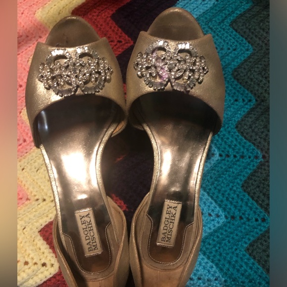 Badgley Mischka Gold leather Heels with jewels detail Size 9.5 - Picture 1 of 11